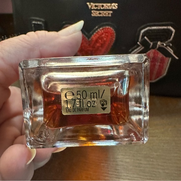 Victoria secret❣️ retired❣️ tease, rapture, or bombshell seduction - Picture 10 of 13